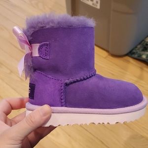 NIB mini Bailey bow II uggs